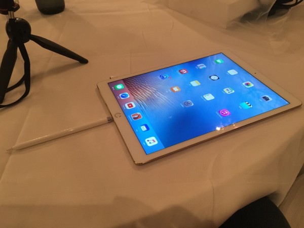 การเชื่อมต่อกันระหว่าง iPad pro กับ Apple pencil